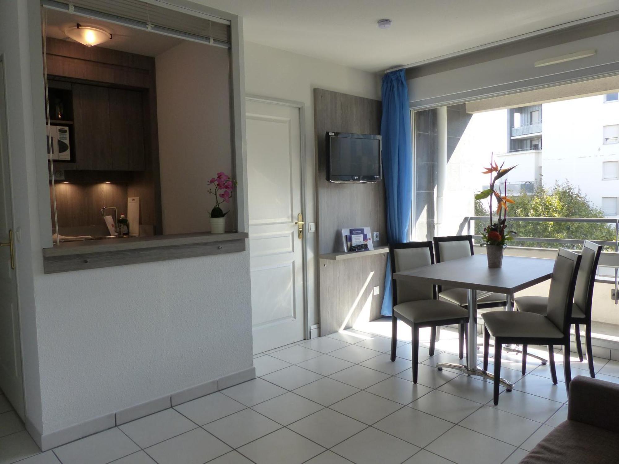 Sejours & Affaires Ferrand Park Republique 2*