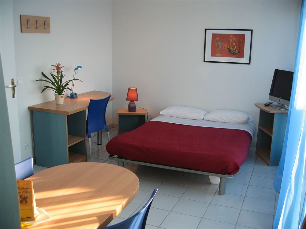 Sejours & Affaires Ferrand Park Republique Aparthotel 2*